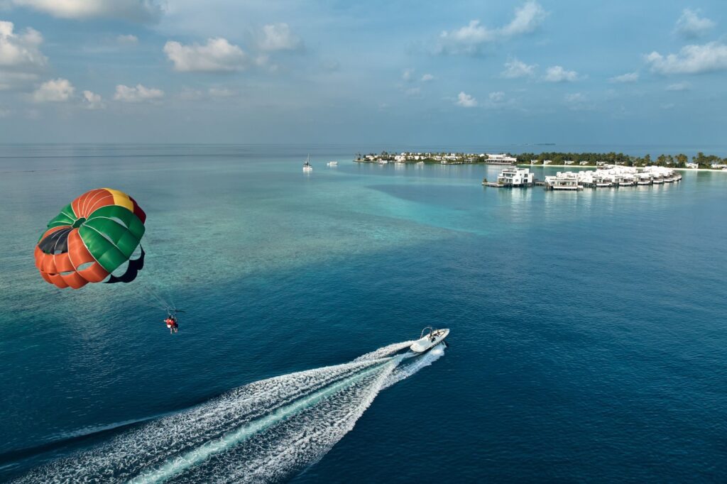 Jumeirah Maldives Parasailing 