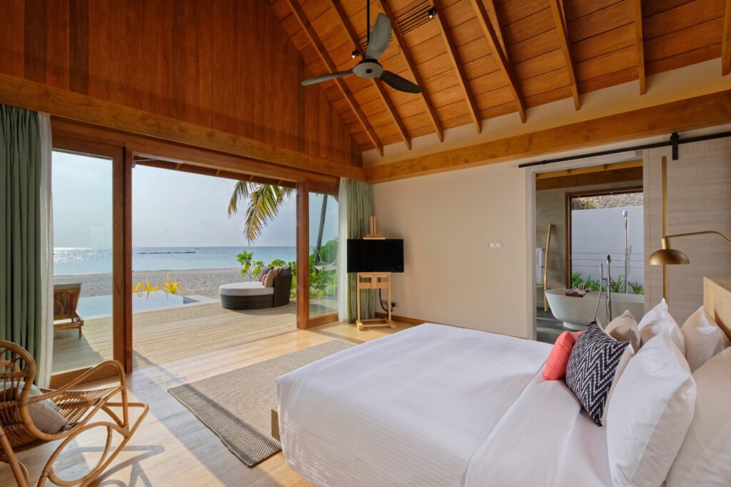 Beach villa with pool Faarufushi