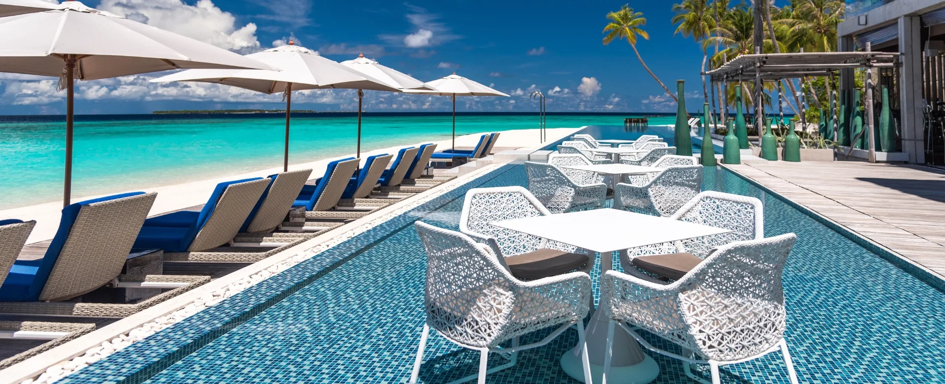 Velaa Private Island Avi Bar