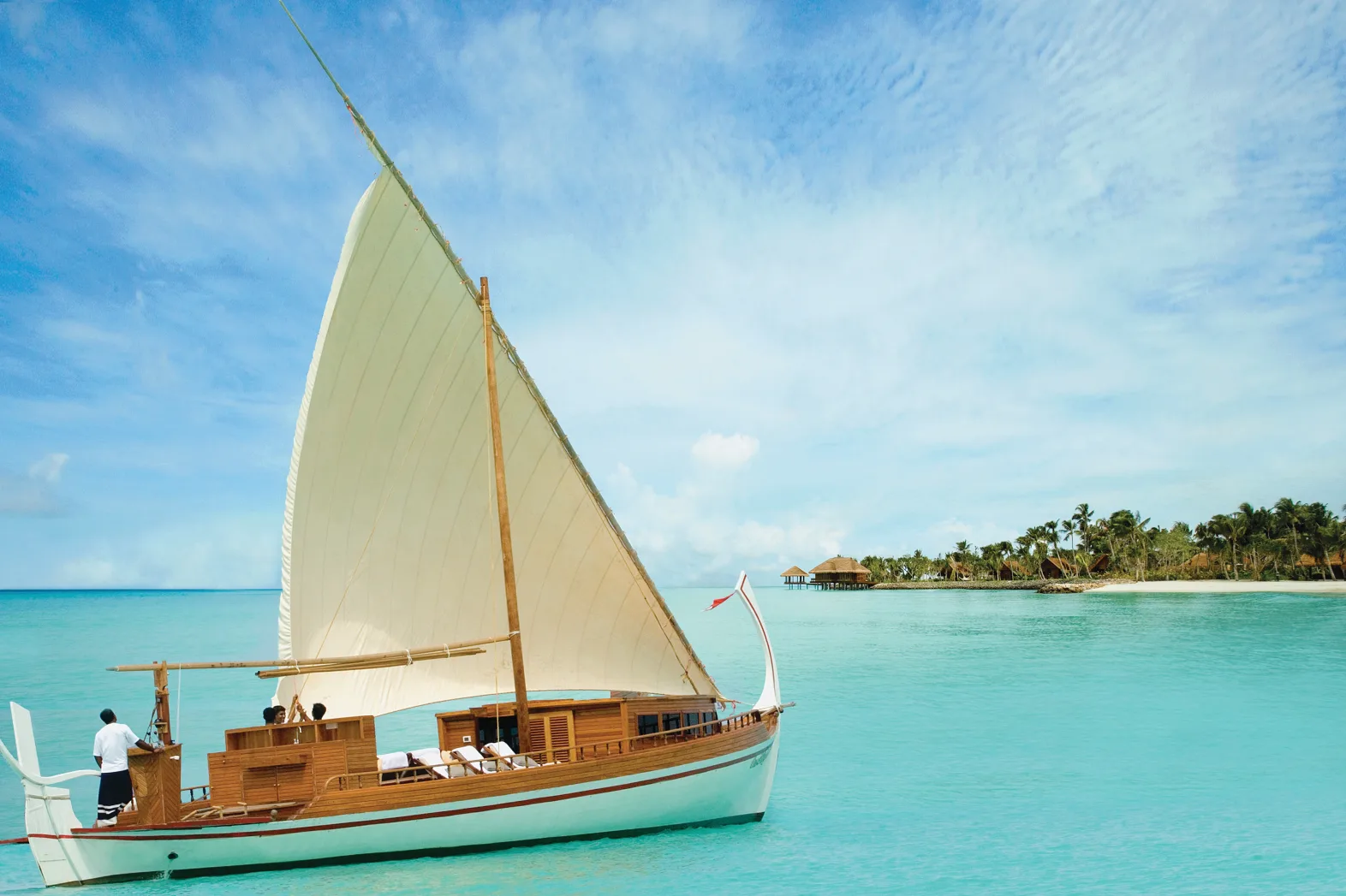 OneAndOnly_ReethiRah_DhoniBoatride