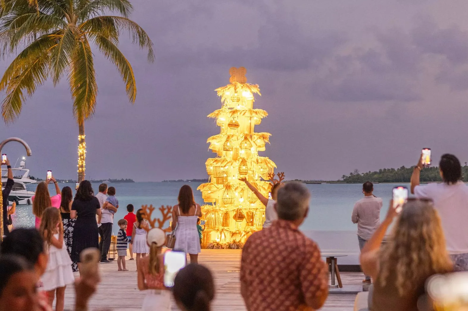 Tree Lighting Ceremony at Fari Marina