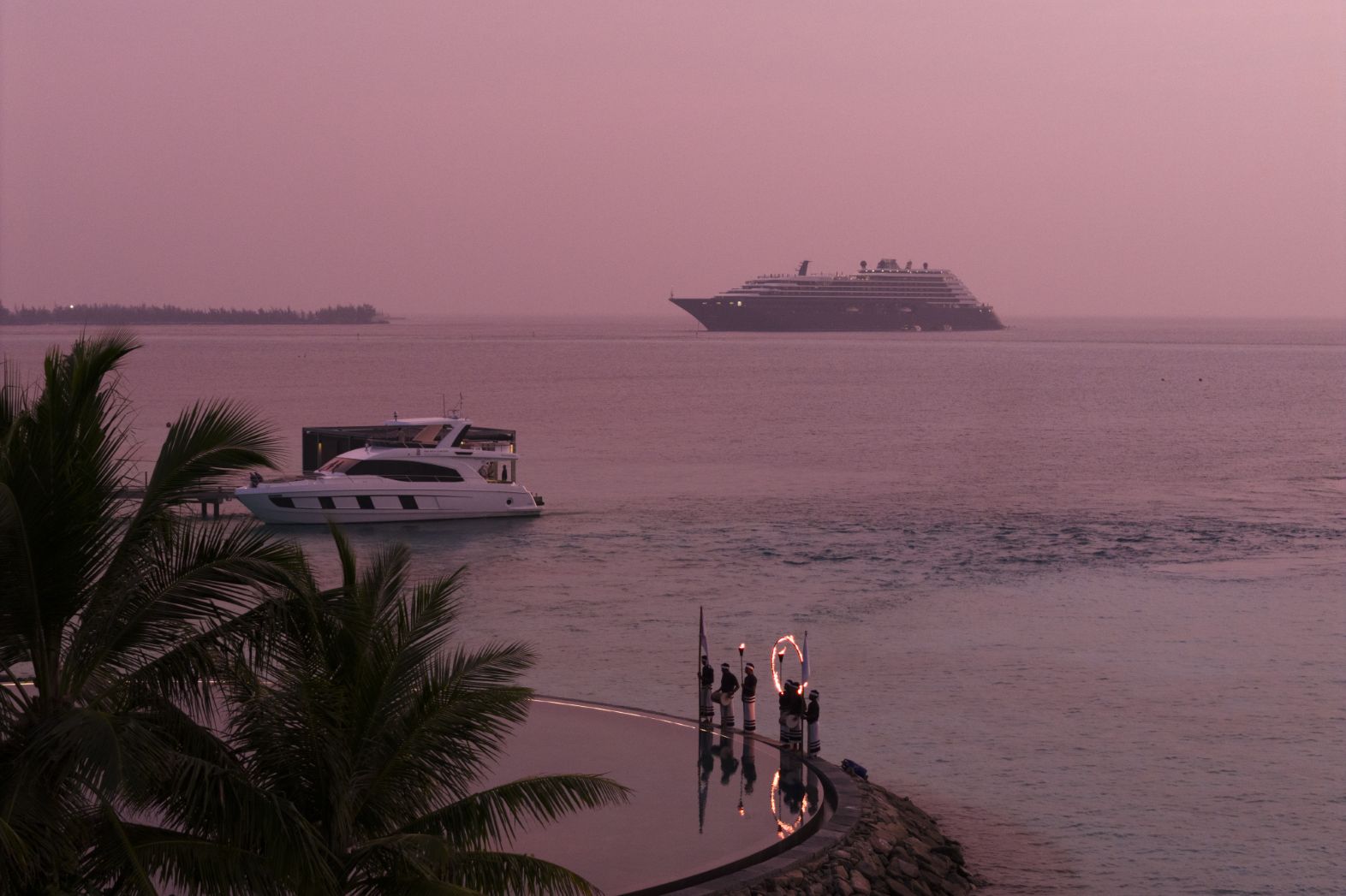 The Ritz-Carlton Yacht Collection - Luminara