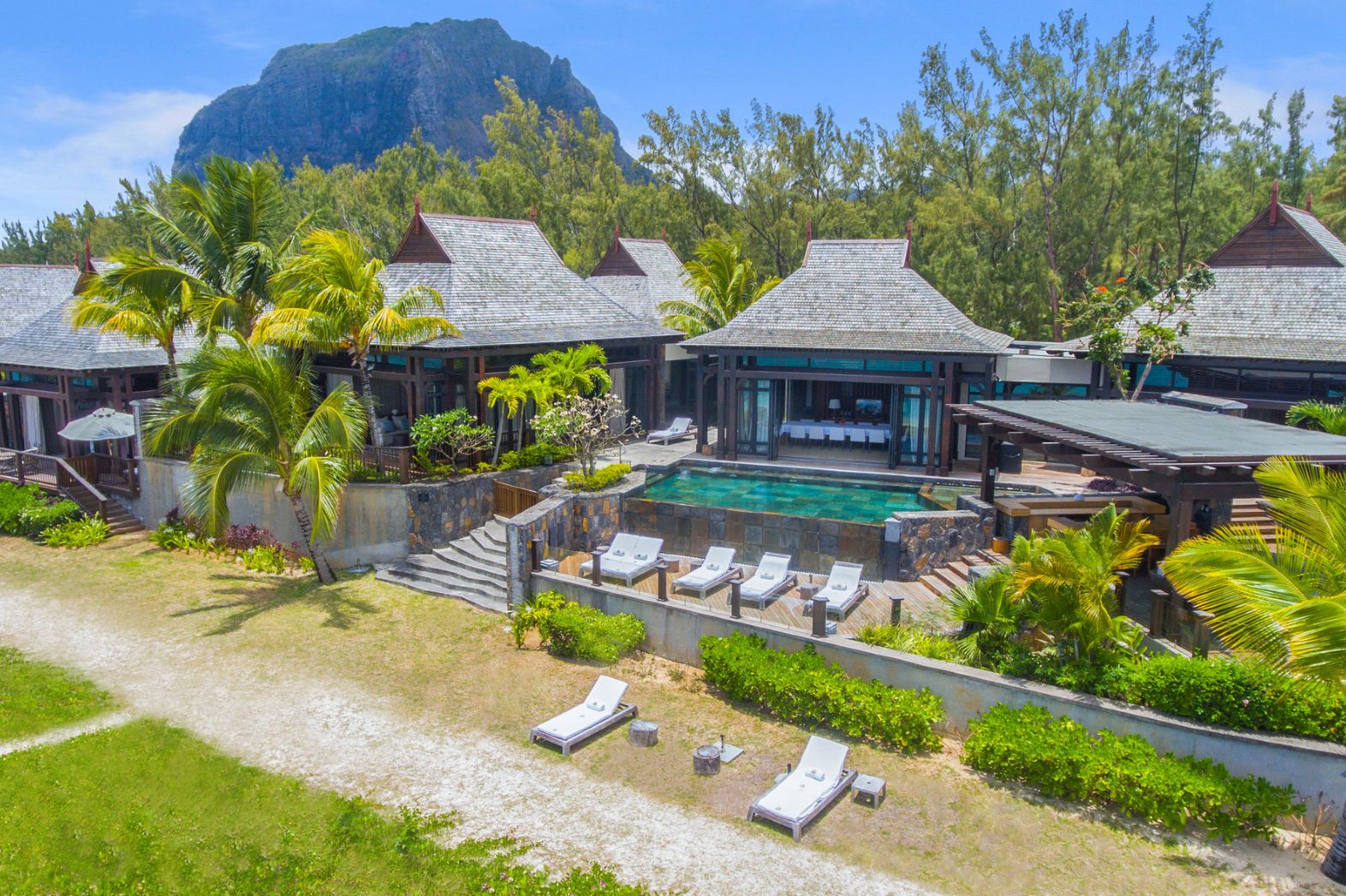 Grand Beachfront Villa - Aerial