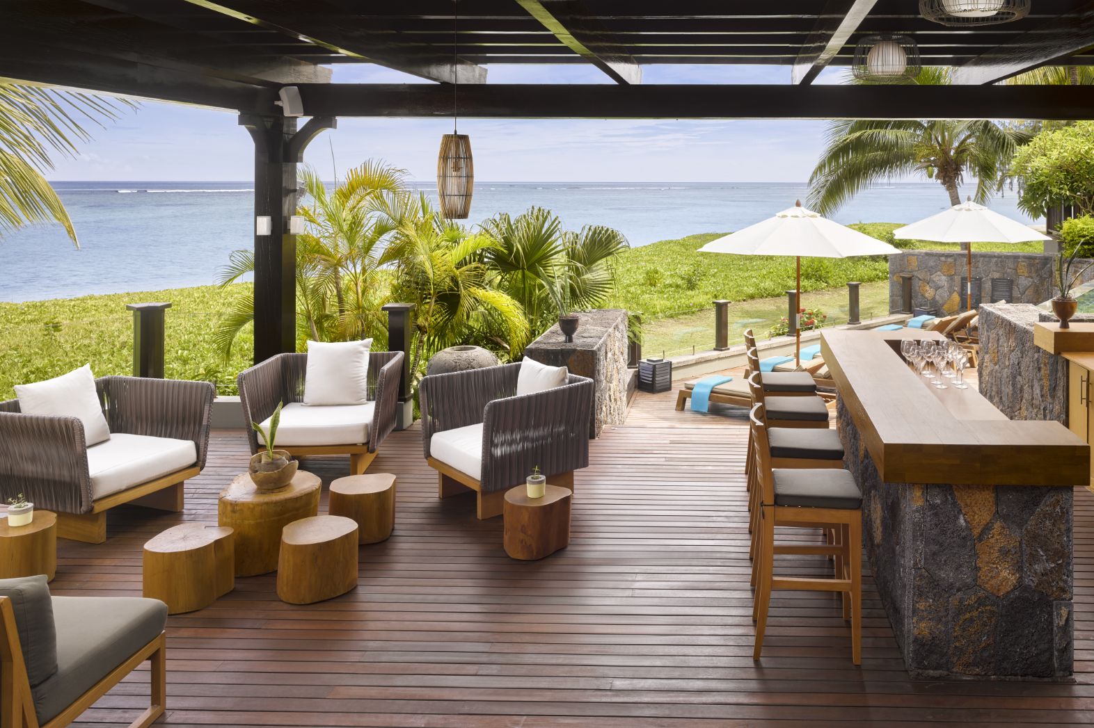 grand beachfront villa bar and lounge area