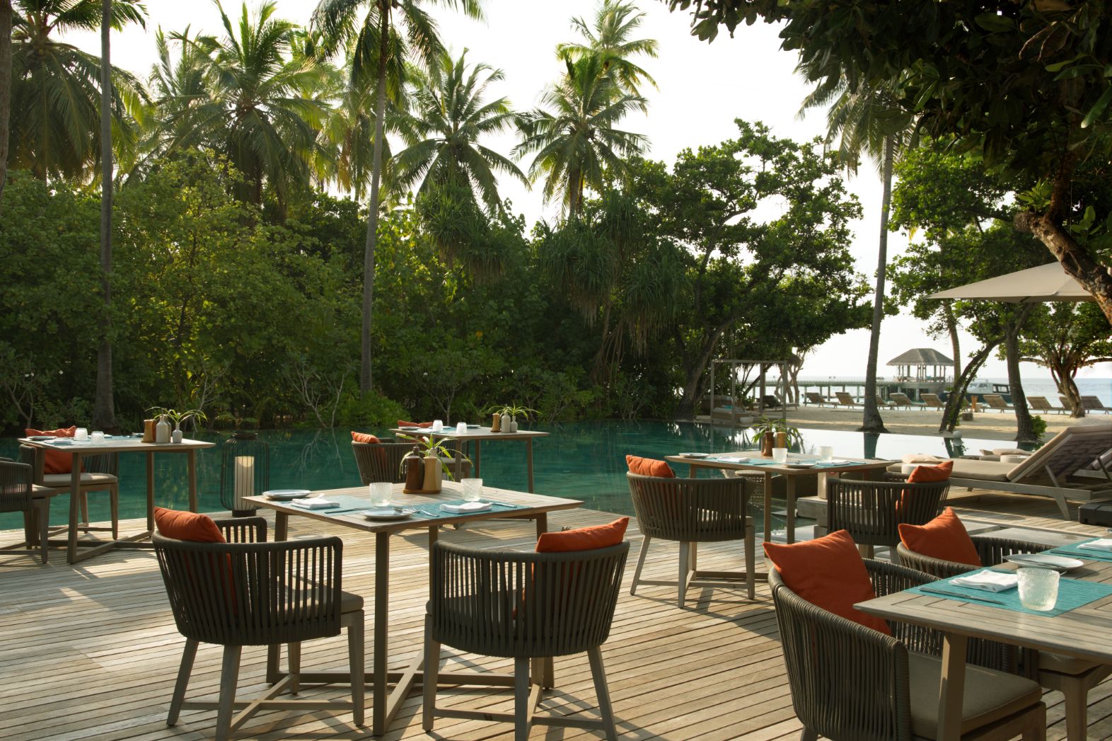 Isoletta_Pool Side Piazza