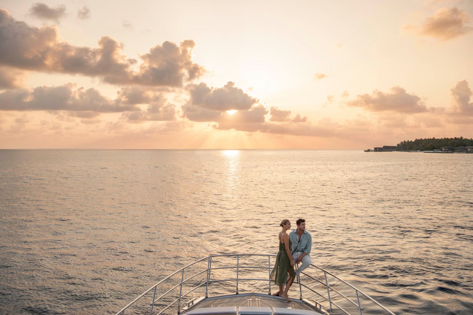 couple indian ocean honeymoon