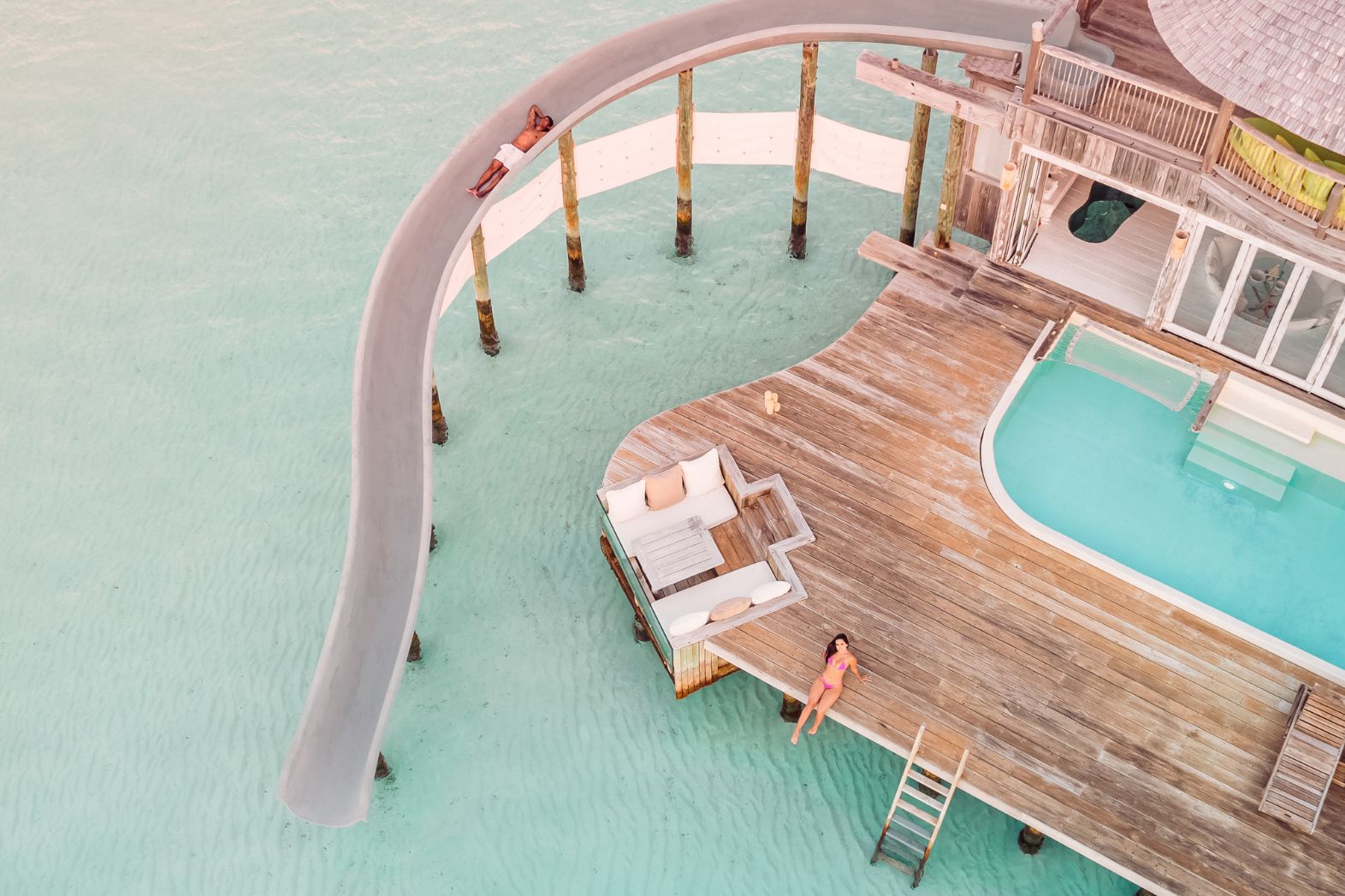 couple maldives honeymoon