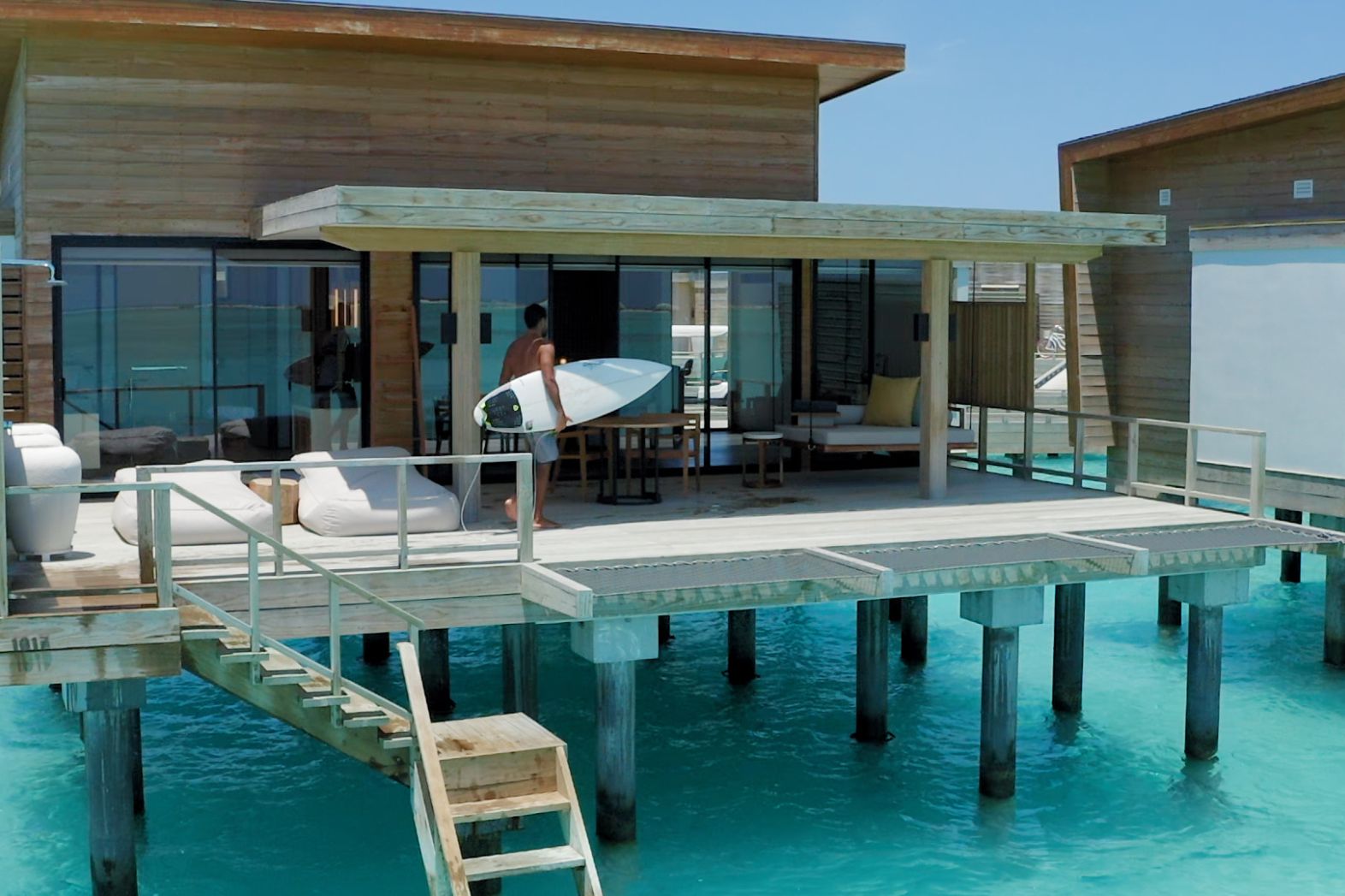 Kuda Villingili surfing