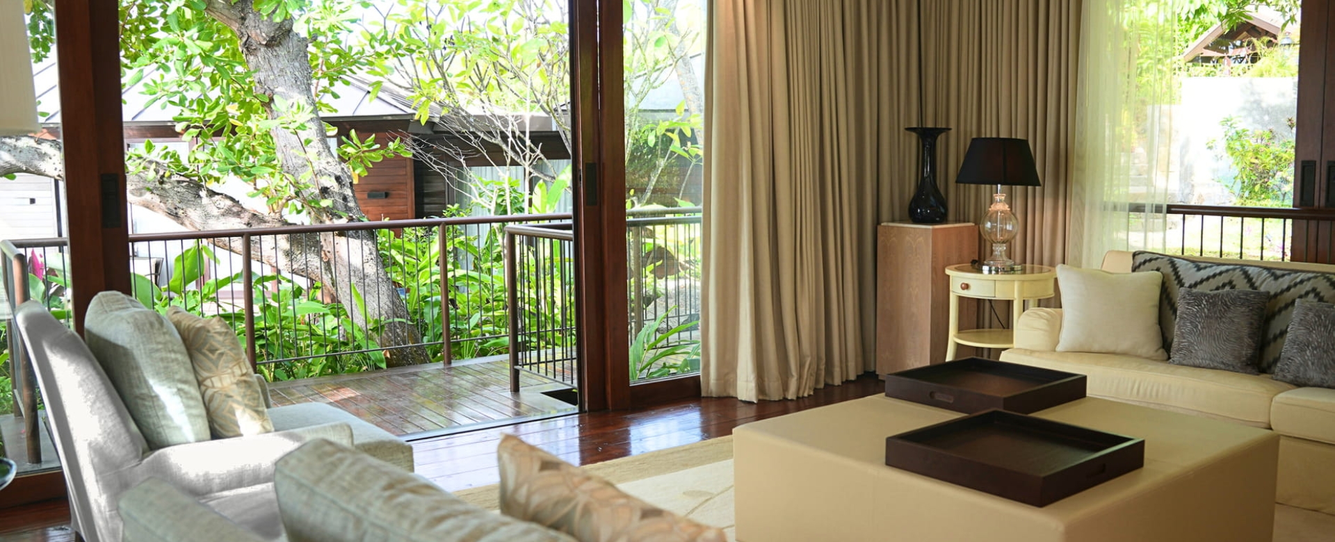 Eight-Bedroom Residence Villa