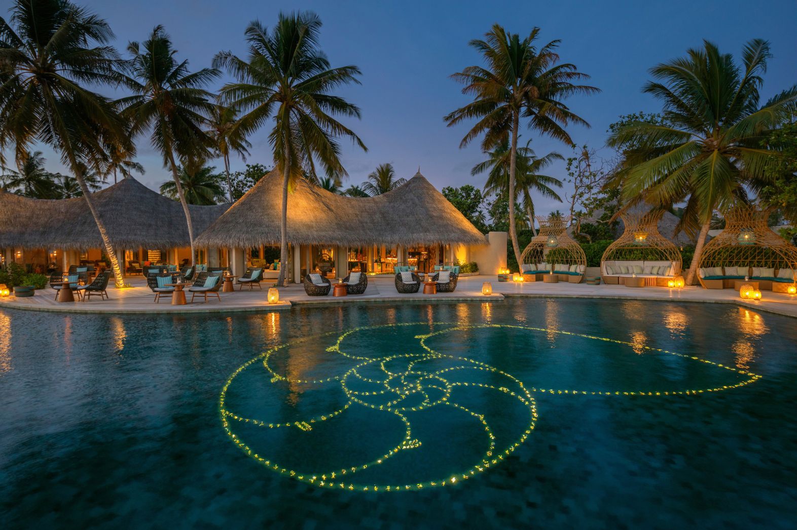 TNM - View of Naiboli Bar Poolside