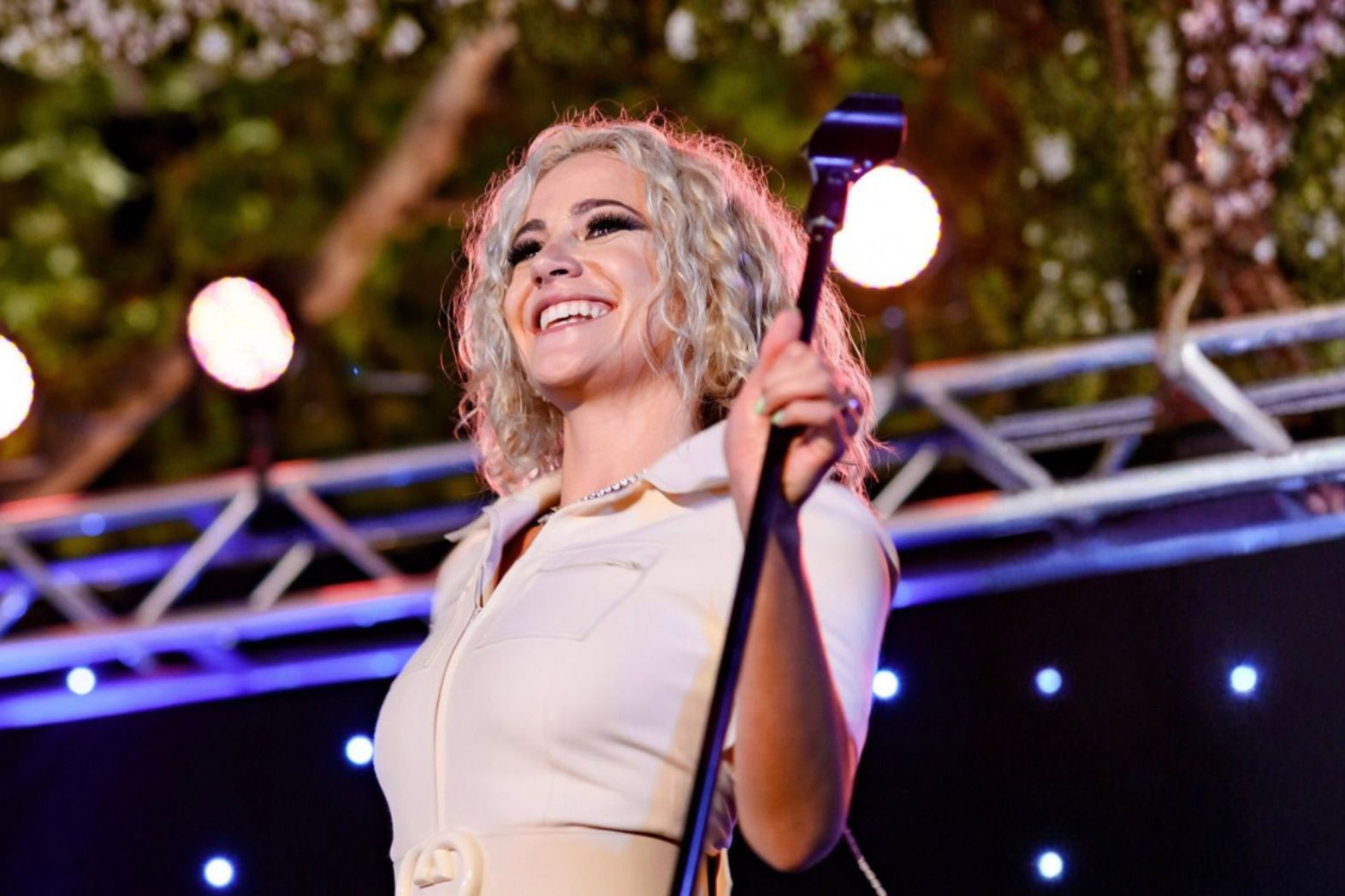 Pixie Lott to Headline New Year’s Eve